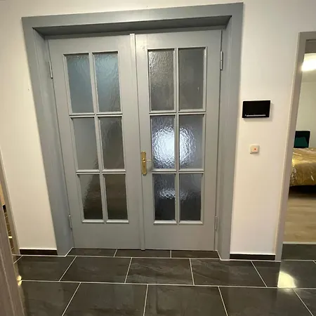 Luis Ruesselsheim O1 Homestay Hassloch (Hessen)