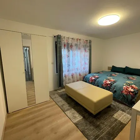 Luis Ruesselsheim O1 Homestay szállás *